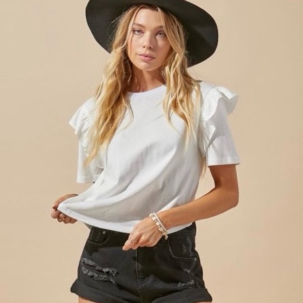 🌼Day and Moon white ruffle sleeve tee